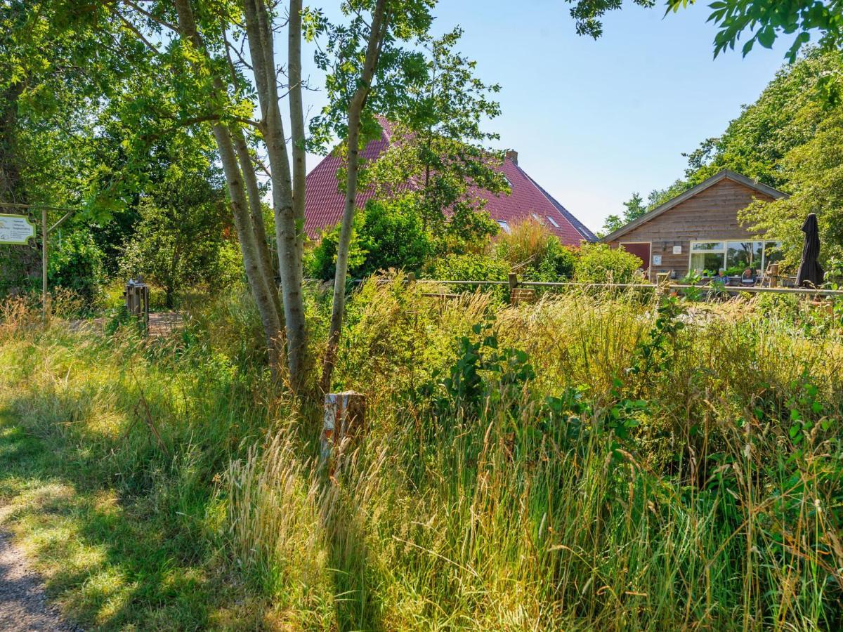 Enticing Holiday Home In Eastermar Near Burgumer Mar Lake Hoogzand Exterior foto